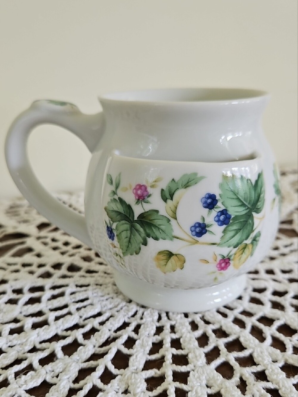 Andrea by Sadek Tea Cup with Bag Holder